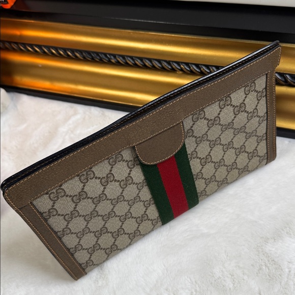 Vintage Gucci leather clutch bag. - Picture 3 of 13